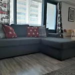 Seaside Downtown Apartment With Private Parking